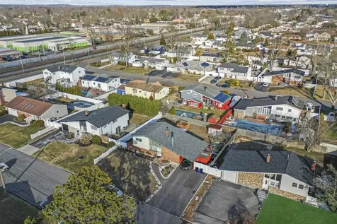 29 W 19th Street Deer Park NY 11729