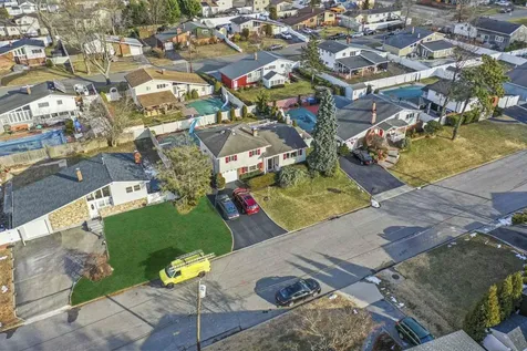 29 W 19th Street Deer Park NY 11729