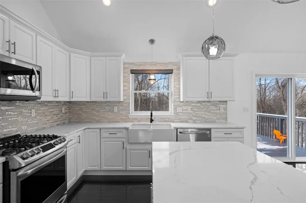 2 Bell Way Chester NY 10918