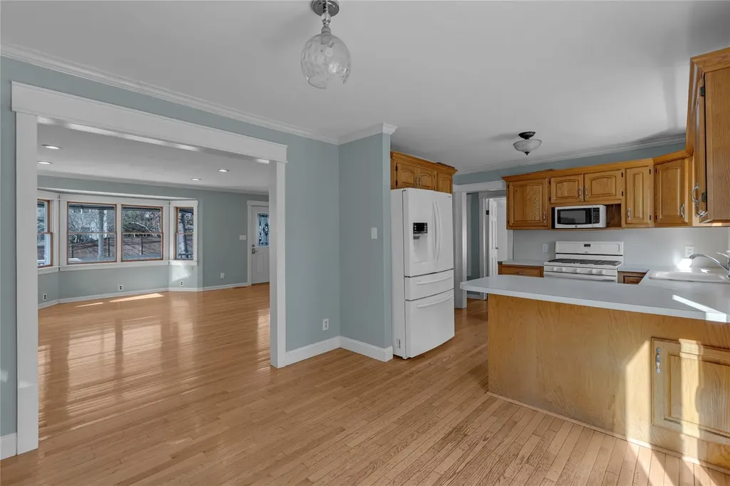 62 Eatondale Avenue Blue Point NY 11715