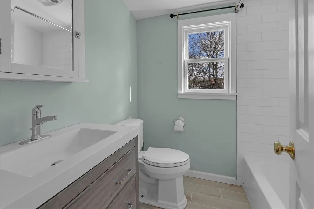 62 Eatondale Avenue Blue Point NY 11715