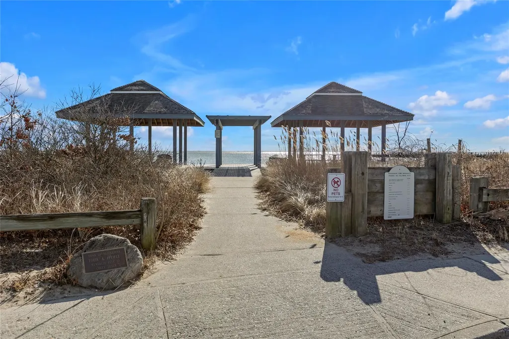 62 Eatondale Avenue Blue Point NY 11715