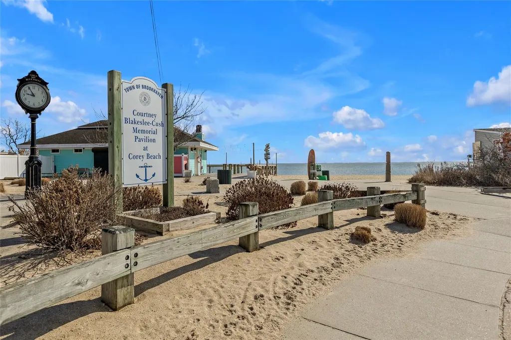 62 Eatondale Avenue Blue Point NY 11715