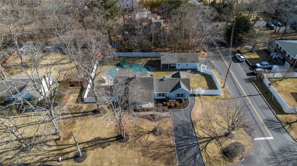 62 Eatondale Avenue Blue Point NY 11715