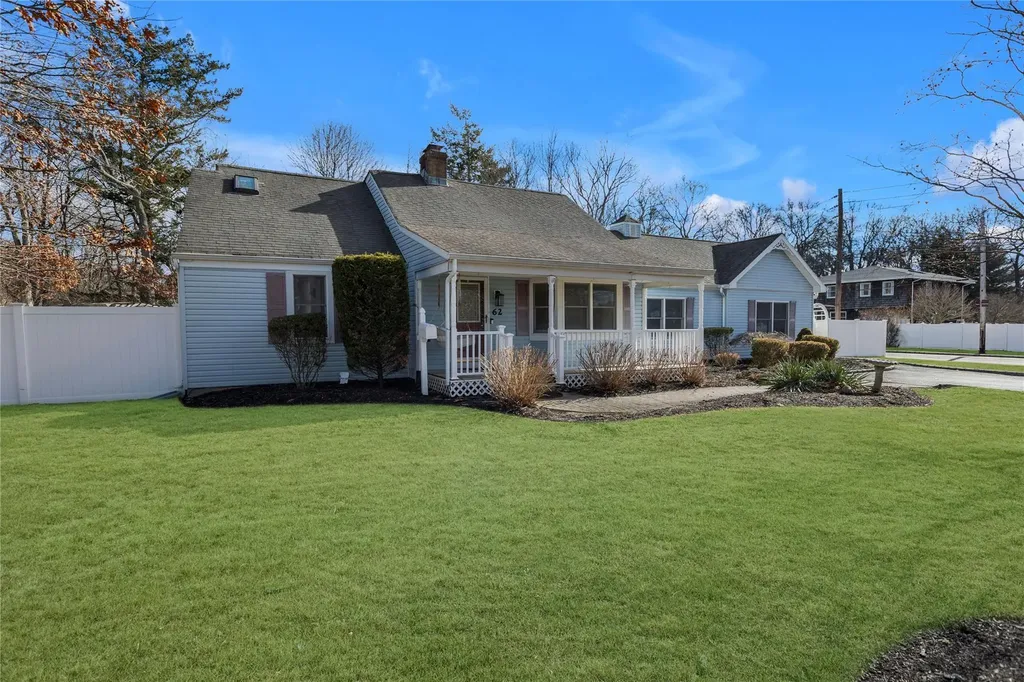 62 Eatondale Avenue Blue Point NY 11715