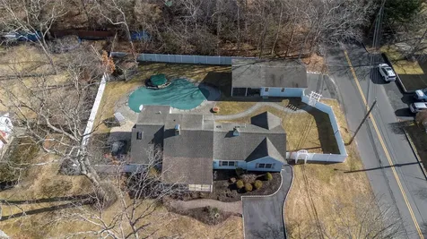 62 Eatondale Avenue Blue Point NY 11715