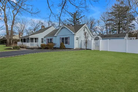 62 Eatondale Avenue Blue Point NY 11715