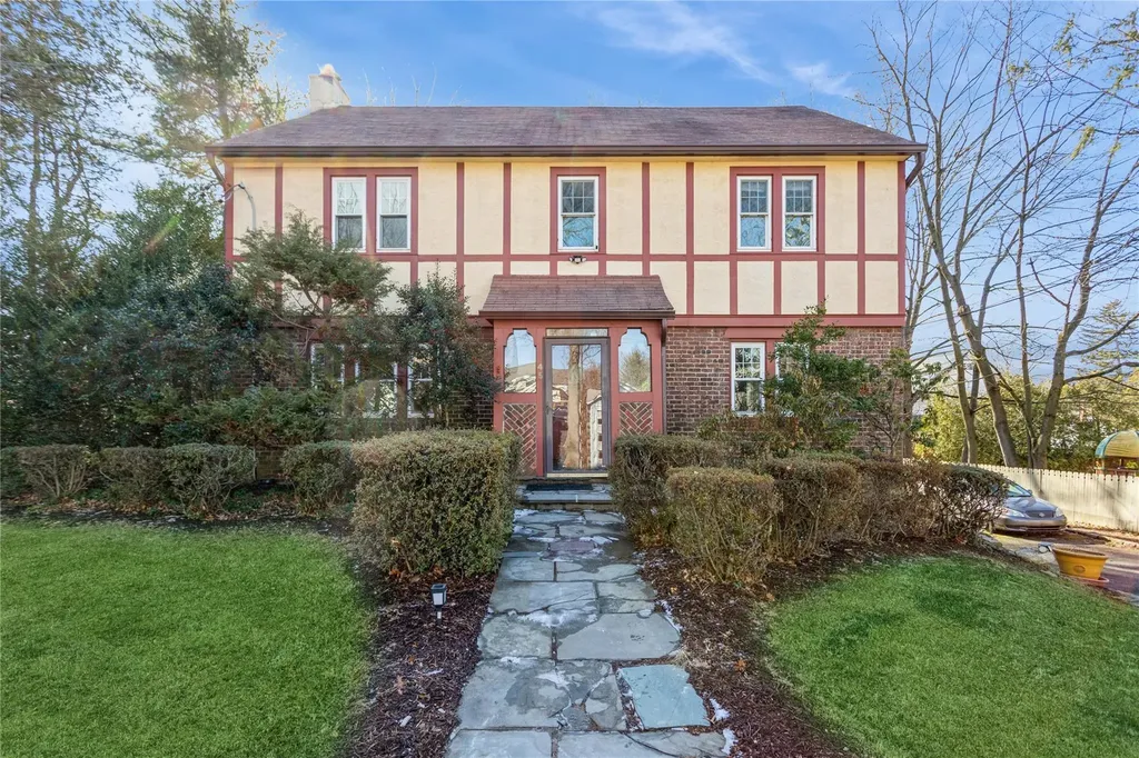 45 Inverness Road New Rochelle NY 10804