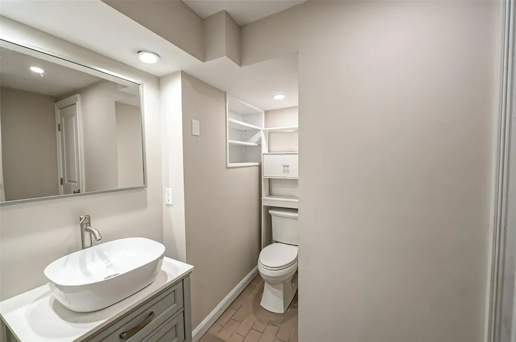 888 Pine Avenue West Islip NY 11795