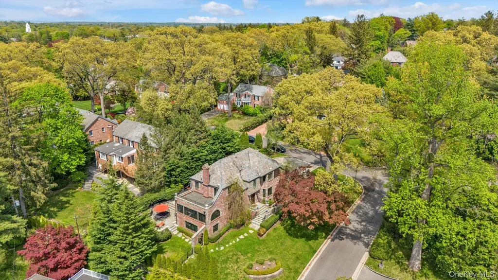 183 Mill Spring Road Manhasset NY 11030