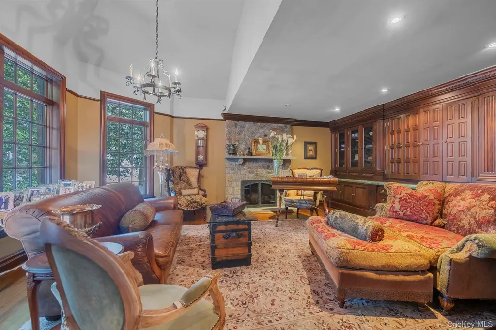 183 Mill Spring Road Manhasset NY 11030