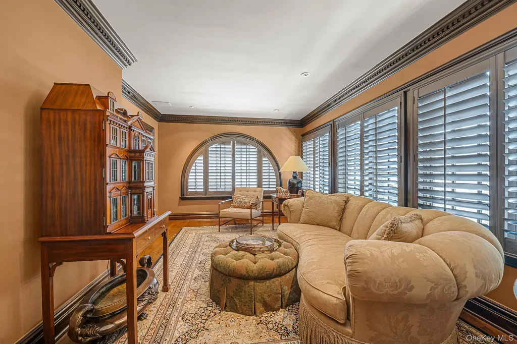 183 Mill Spring Road Manhasset NY 11030