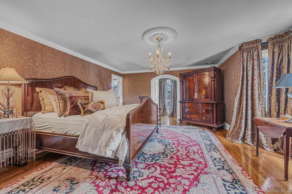 183 Mill Spring Road Manhasset NY 11030