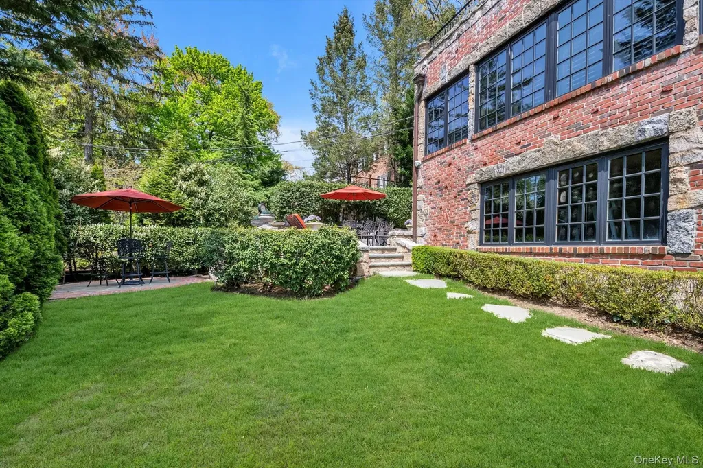 183 Mill Spring Road Manhasset NY 11030