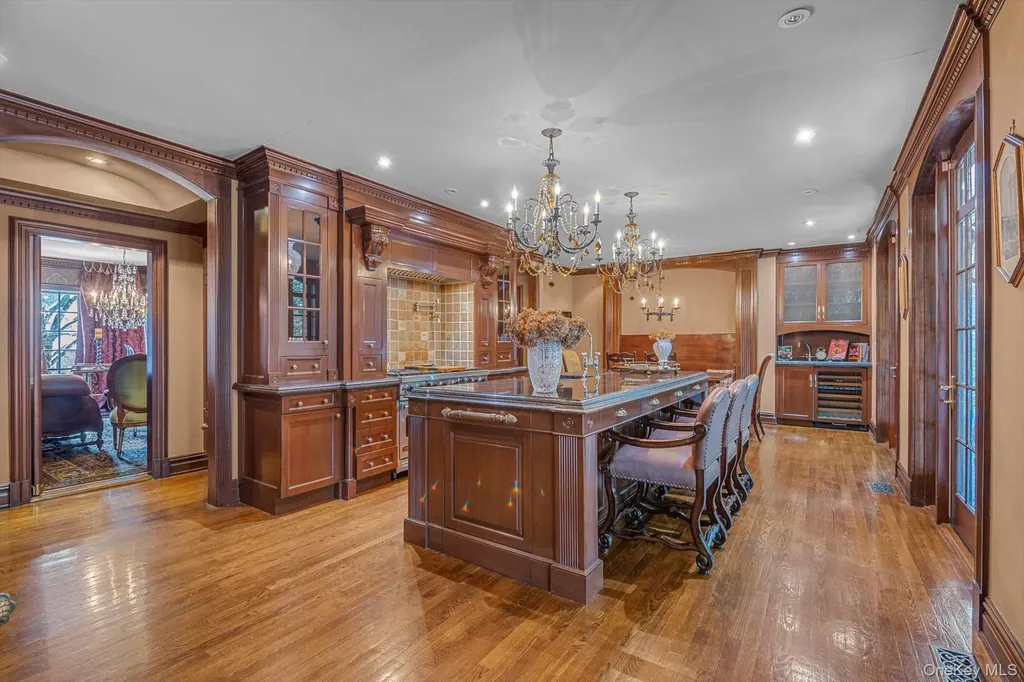 183 Mill Spring Road Manhasset NY 11030