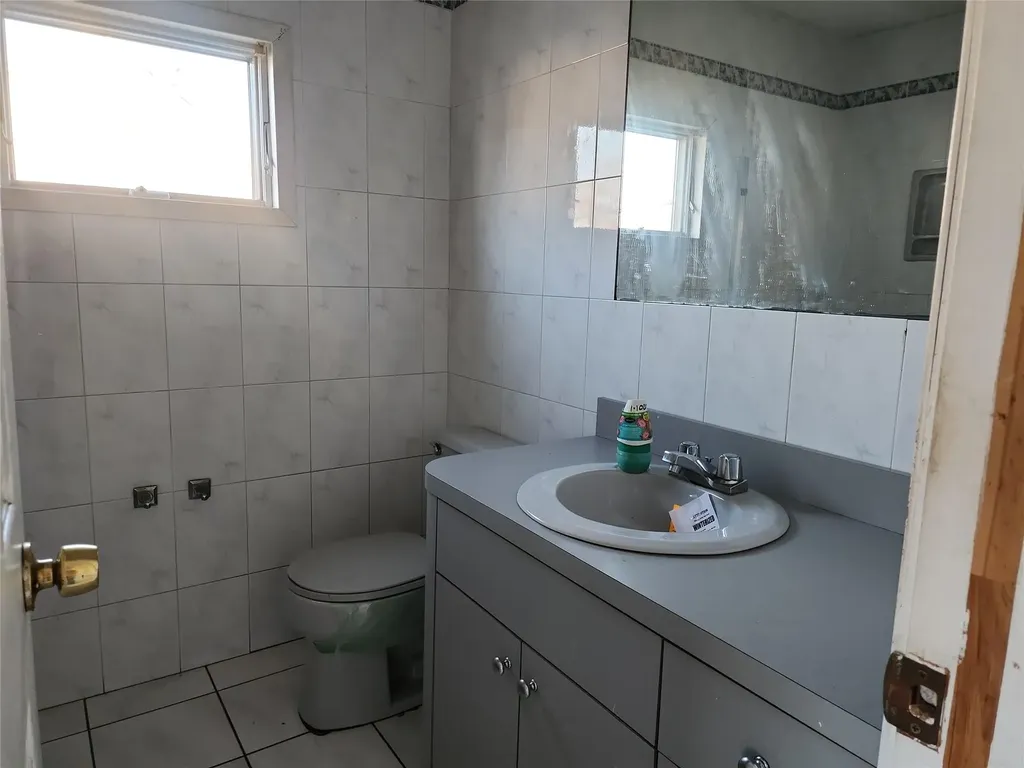 74 Glenmore Avenue Central Islip NY 11722