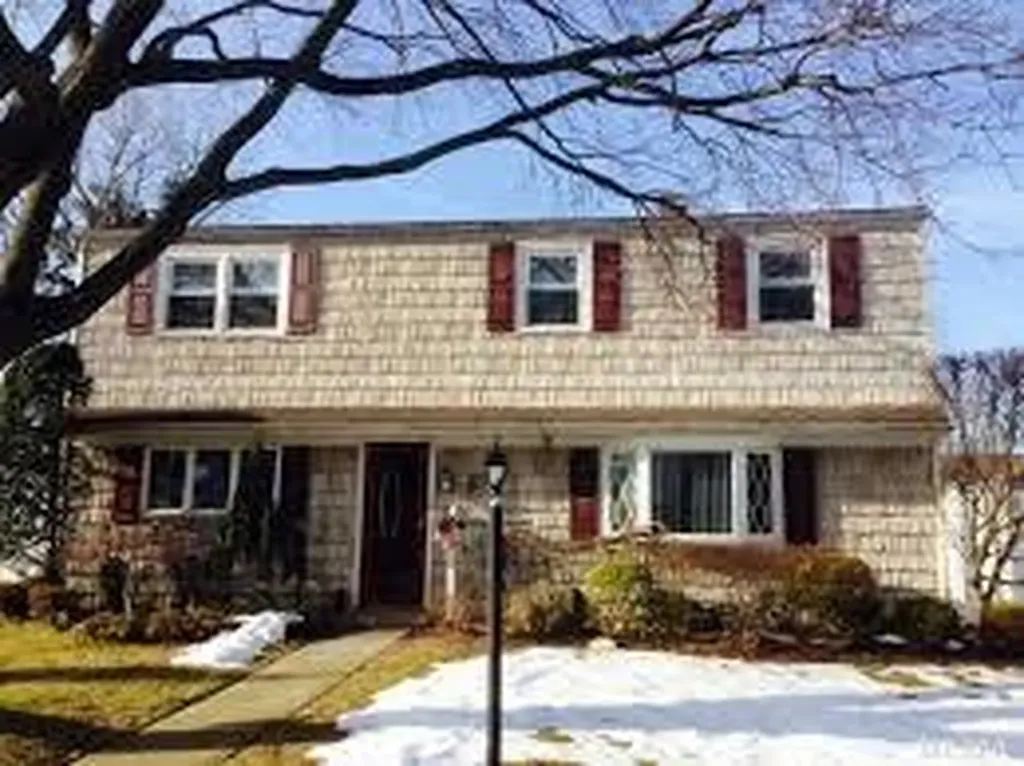 31 Plainedge Drive Bethpage NY 11714