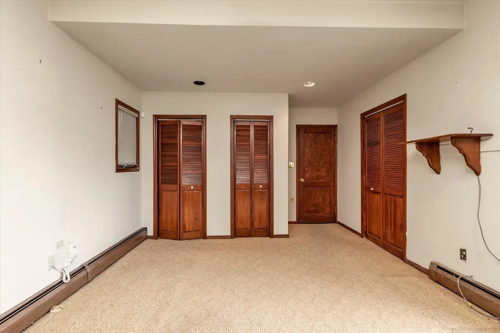 25 Moss Lane Levittown NY 11756