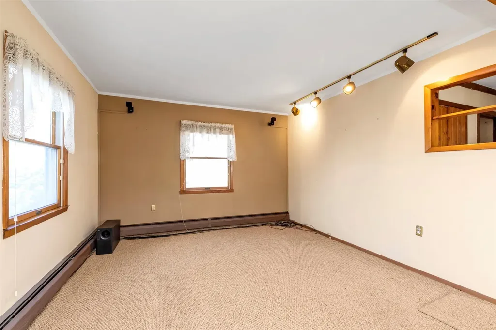25 Moss Lane Levittown NY 11756