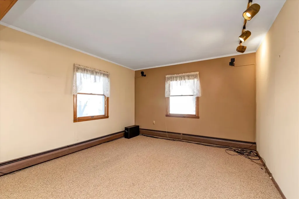25 Moss Lane Levittown NY 11756