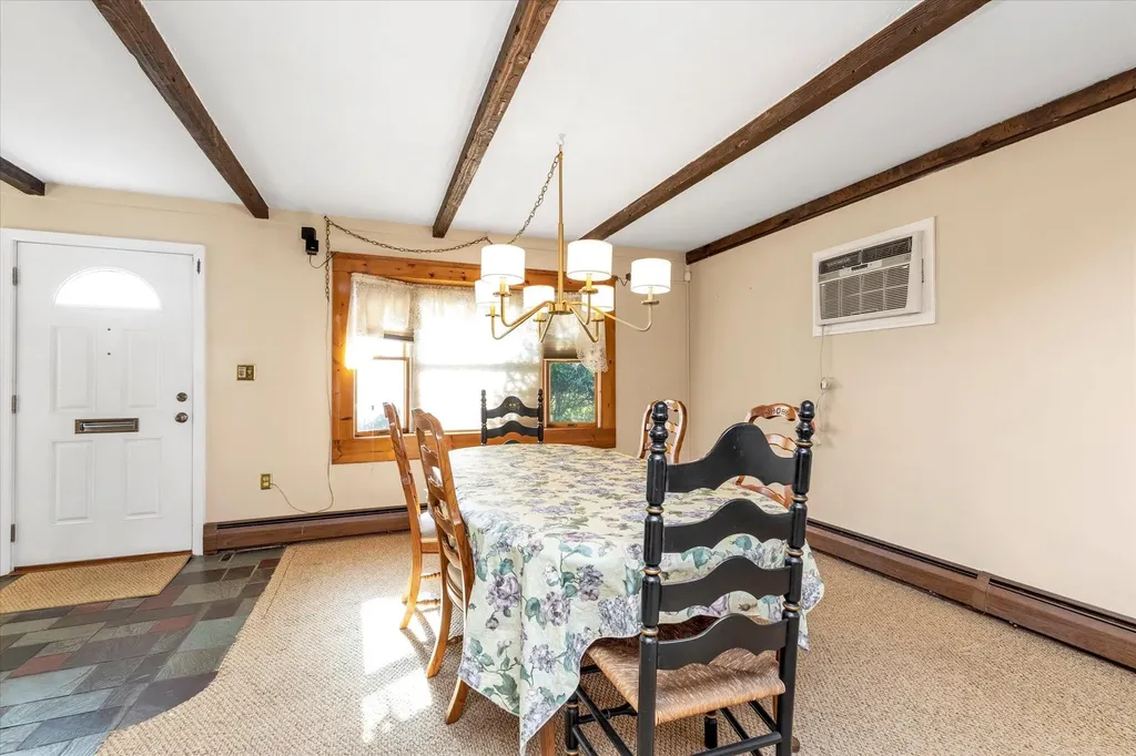 25 Moss Lane Levittown NY 11756