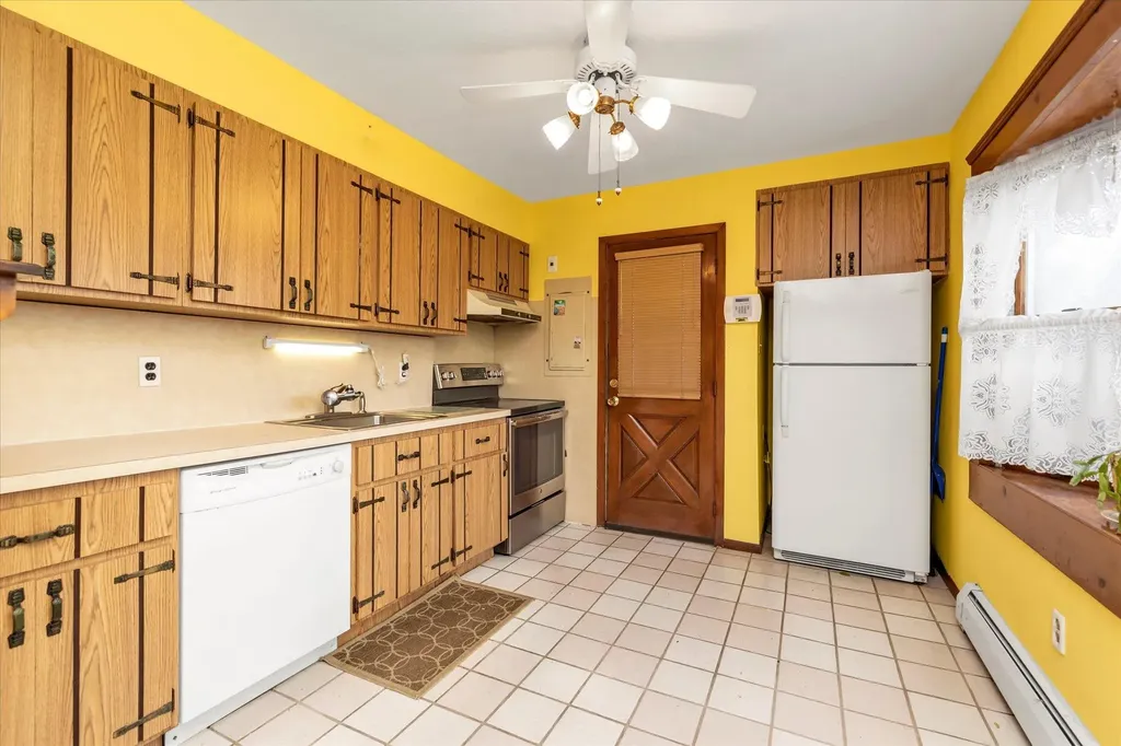 25 Moss Lane Levittown NY 11756
