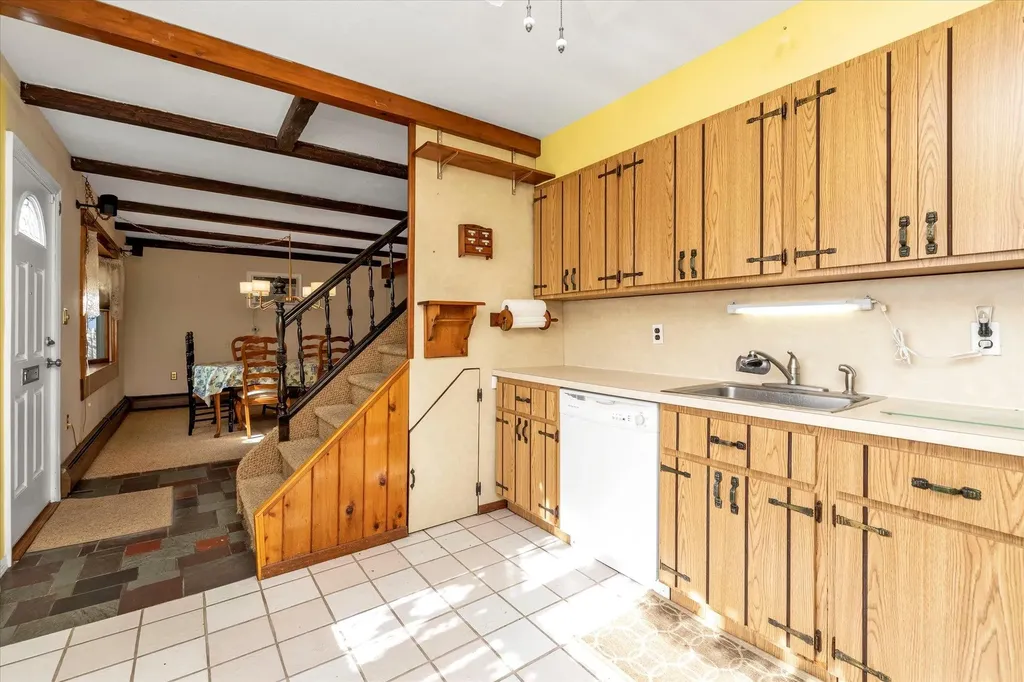 25 Moss Lane Levittown NY 11756