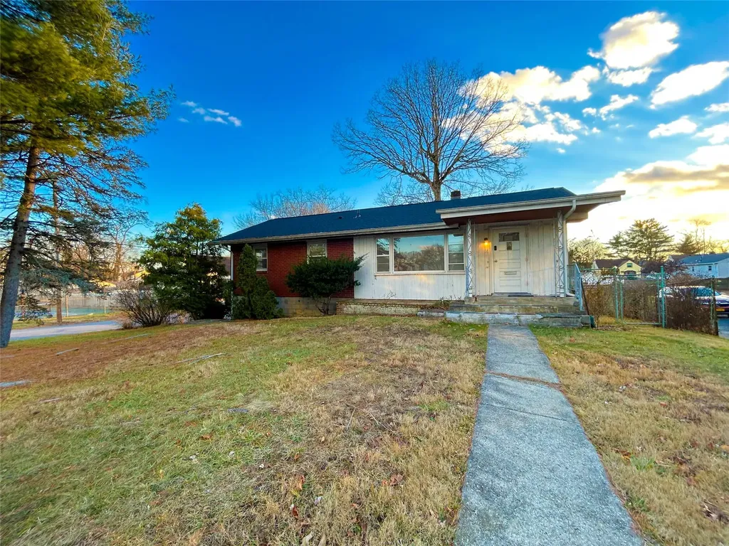 16 Pennock Road Poughkeepsie NY 12603