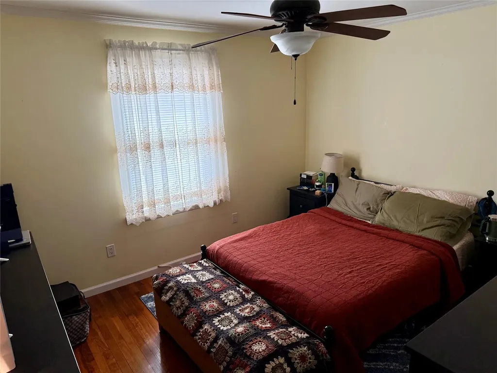 83 Heathcote Road Lindenhurst NY 11757