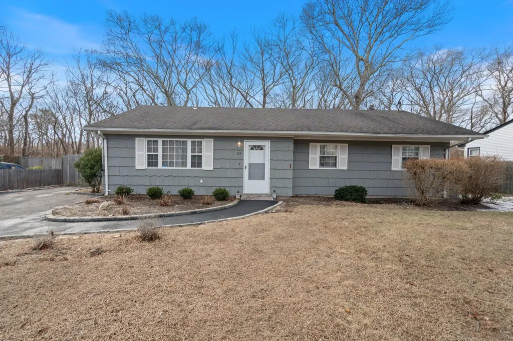 23 Oakland Drive W Riverhead NY 11901