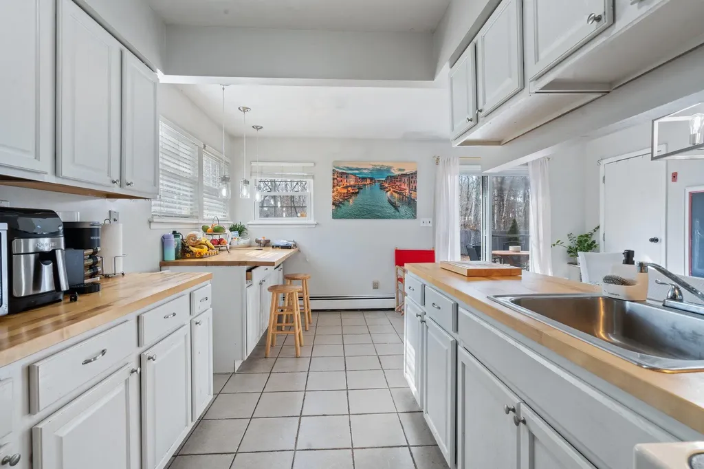 23 Oakland Drive W Riverhead NY 11901