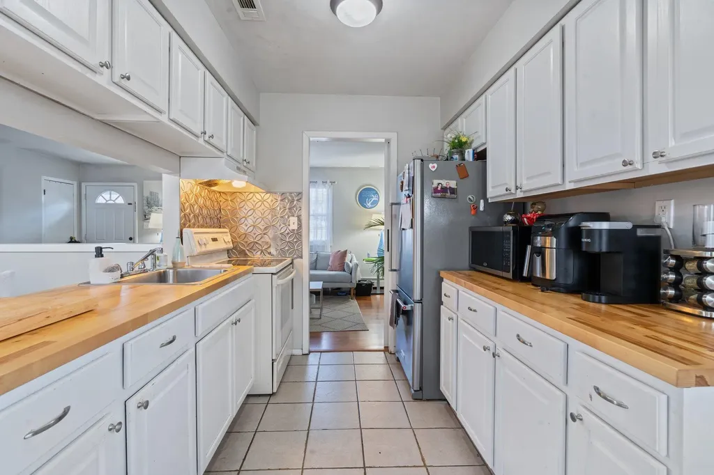 23 Oakland Drive W Riverhead NY 11901