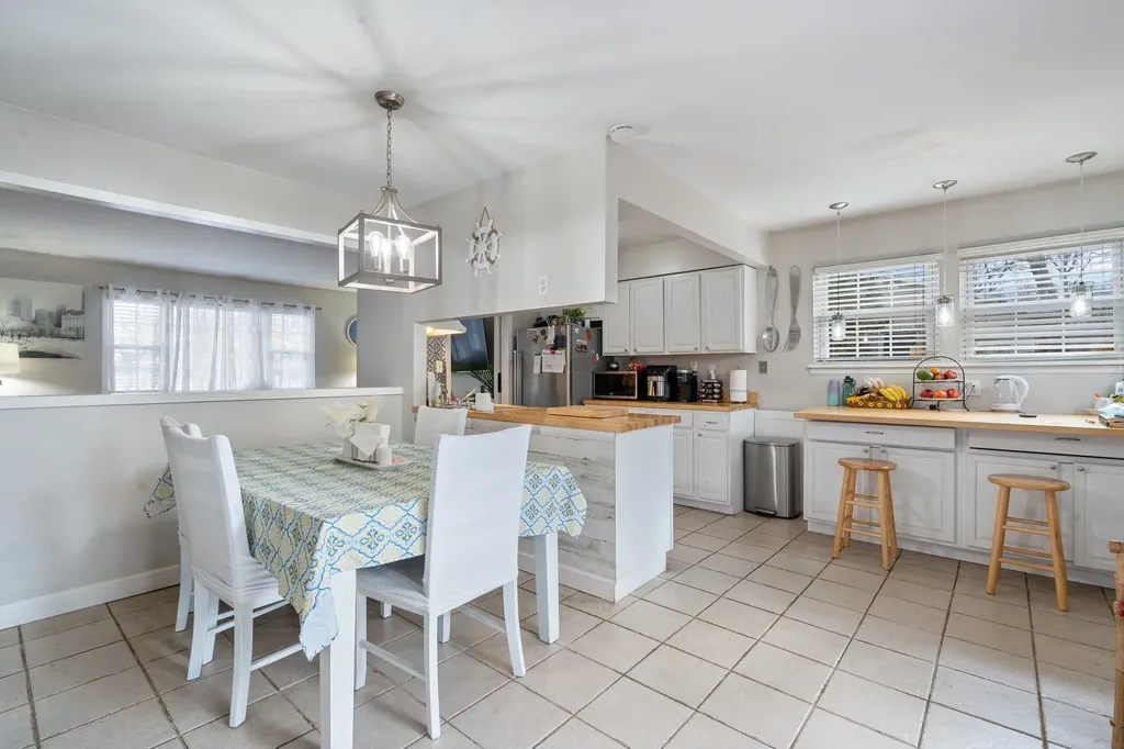 23 Oakland Drive W Riverhead NY 11901