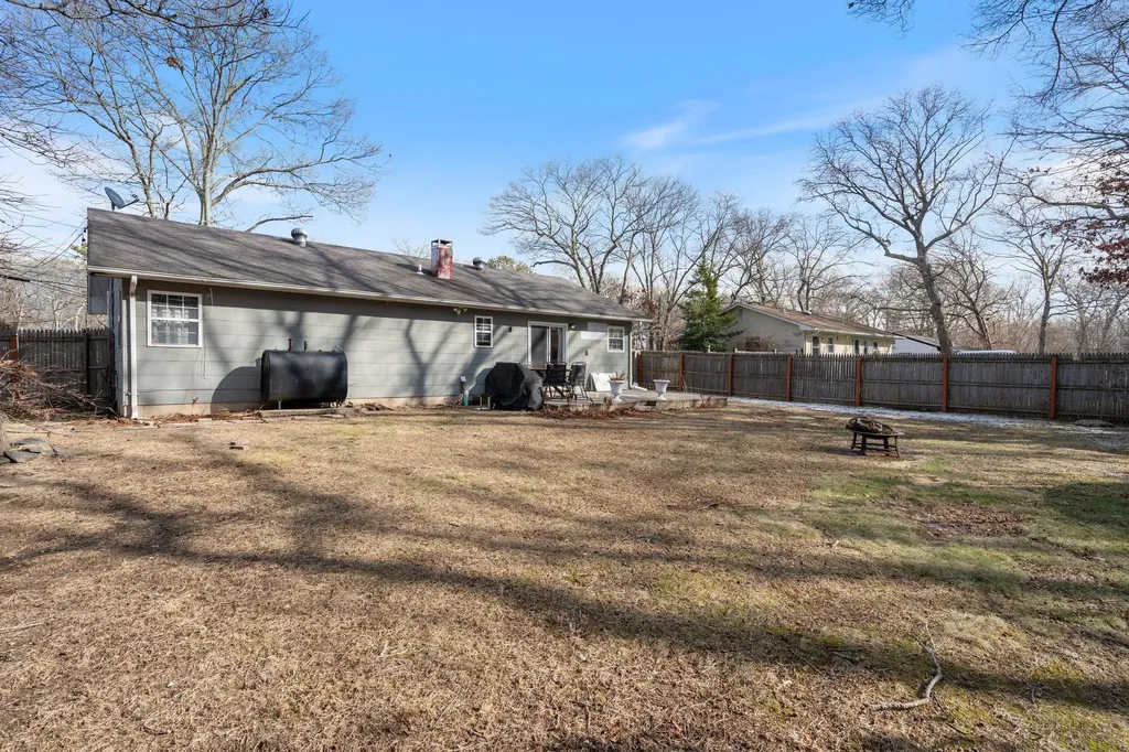 23 Oakland Drive W Riverhead NY 11901