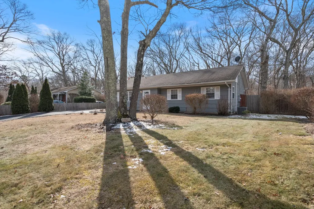 23 Oakland Drive W Riverhead NY 11901