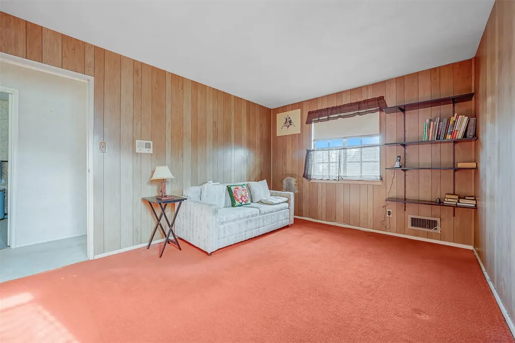 354 Elm Drive Roslyn NY 11576