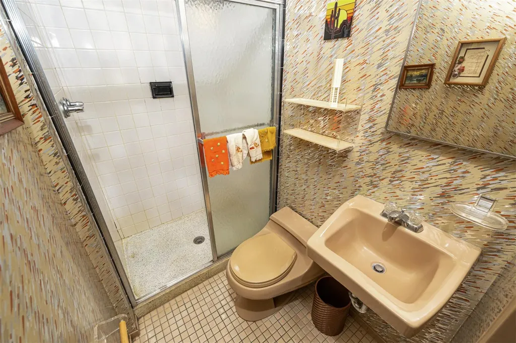 354 Elm Drive Roslyn NY 11576