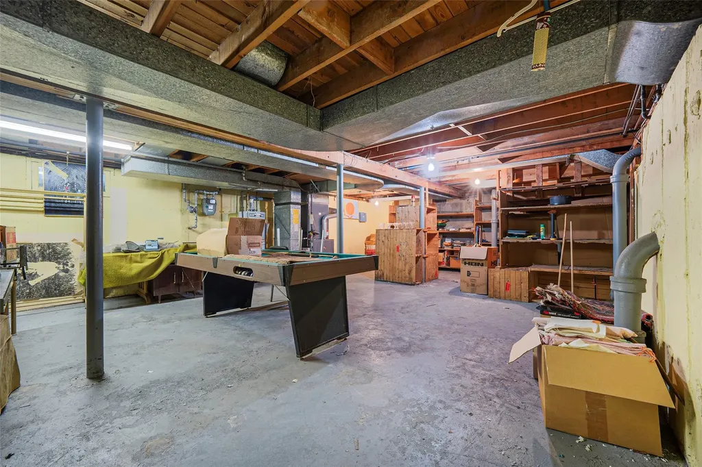 354 Elm Drive Roslyn NY 11576