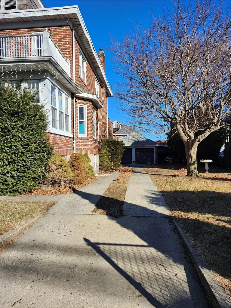 327 S 10th Avenue Mount Vernon NY 10550
