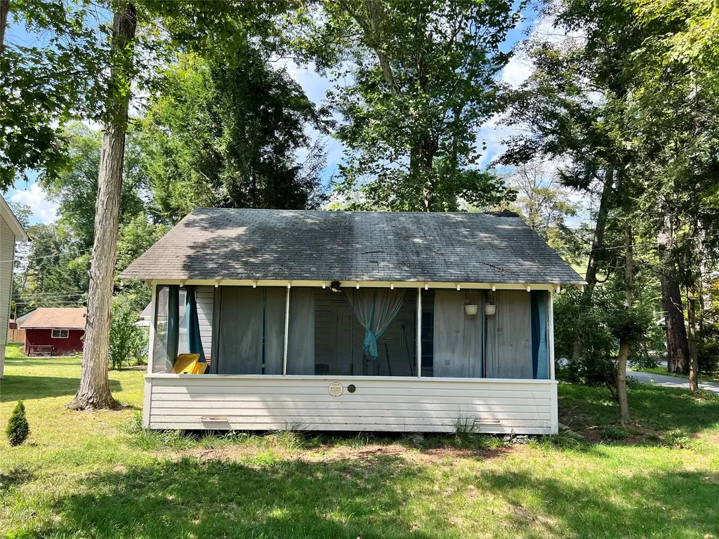 61 Shore Drive Godeffroy NY 12729