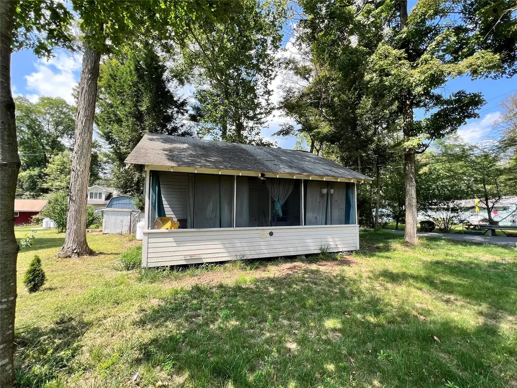 61 Shore Drive Godeffroy NY 12729