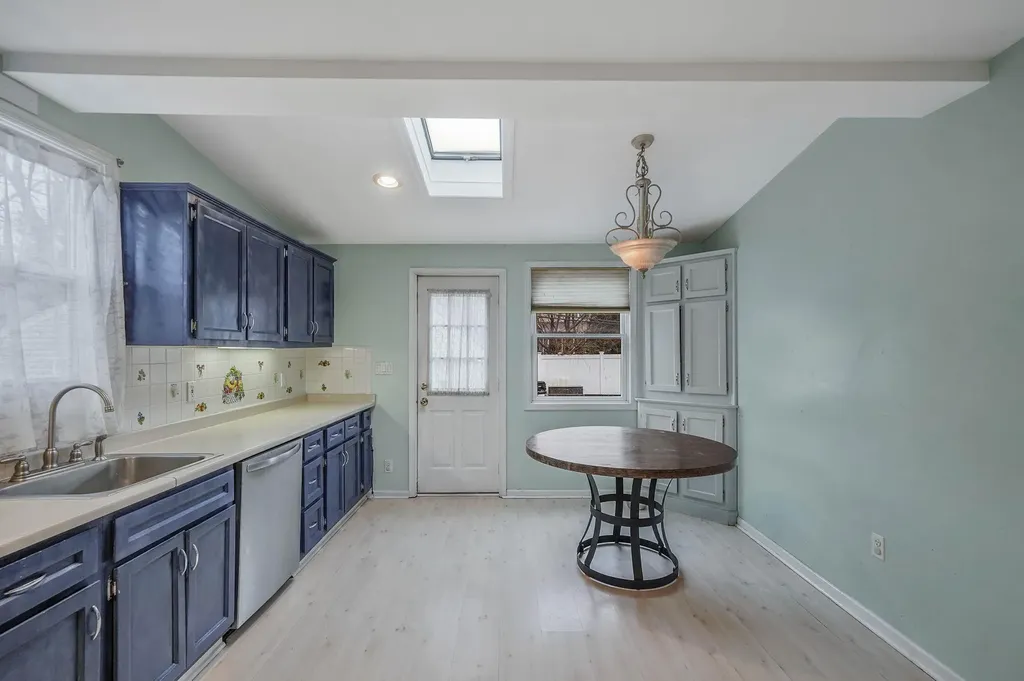 246 S Pershing Avenue Bethpage NY 11714