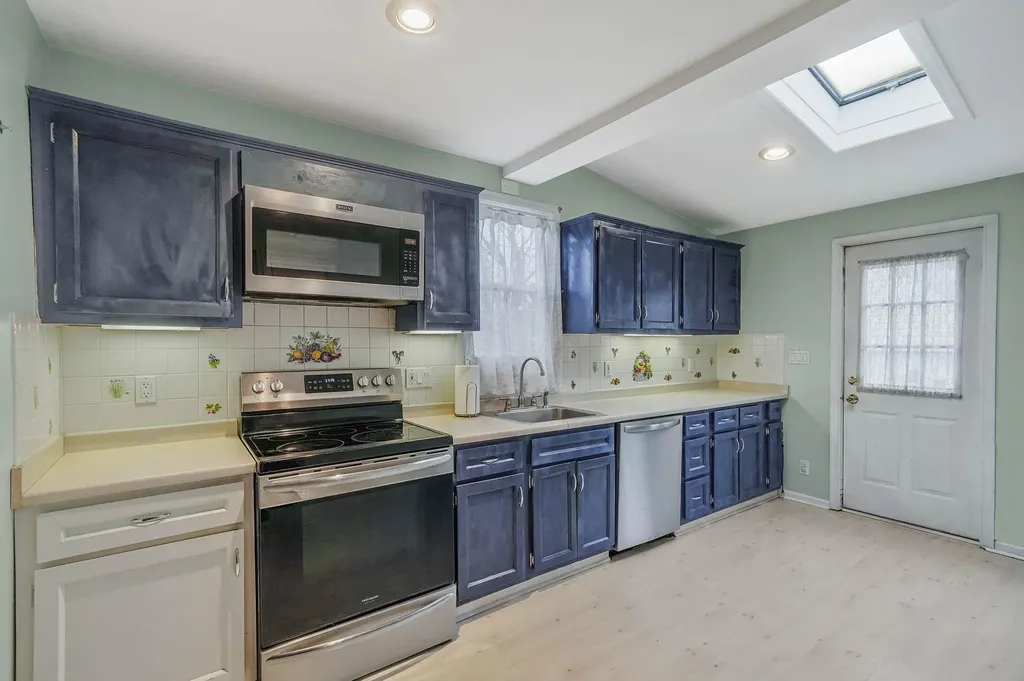 246 S Pershing Avenue Bethpage NY 11714