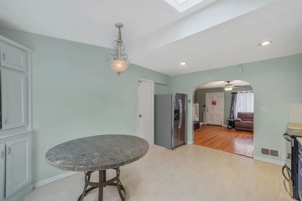 246 S Pershing Avenue Bethpage NY 11714