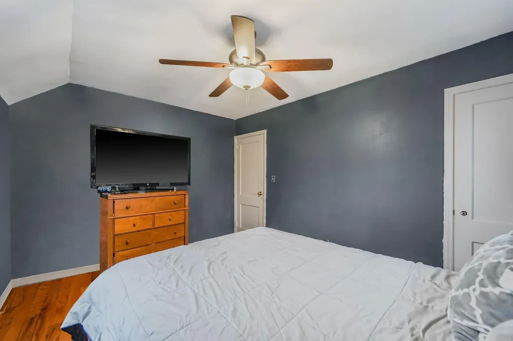 246 S Pershing Avenue Bethpage NY 11714