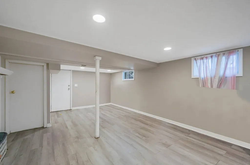 246 S Pershing Avenue Bethpage NY 11714