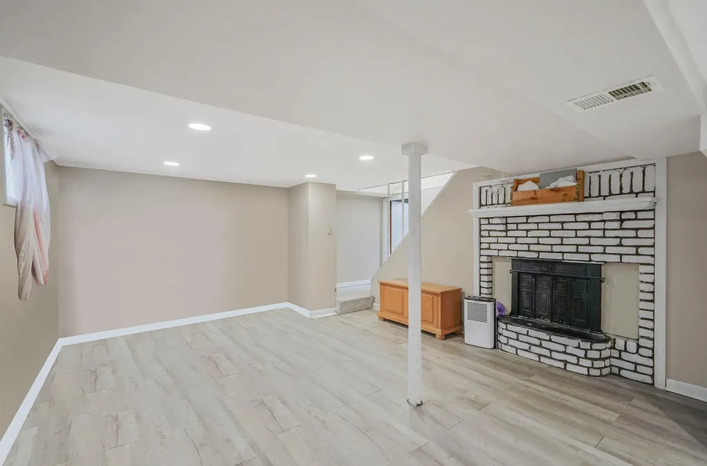 246 S Pershing Avenue Bethpage NY 11714