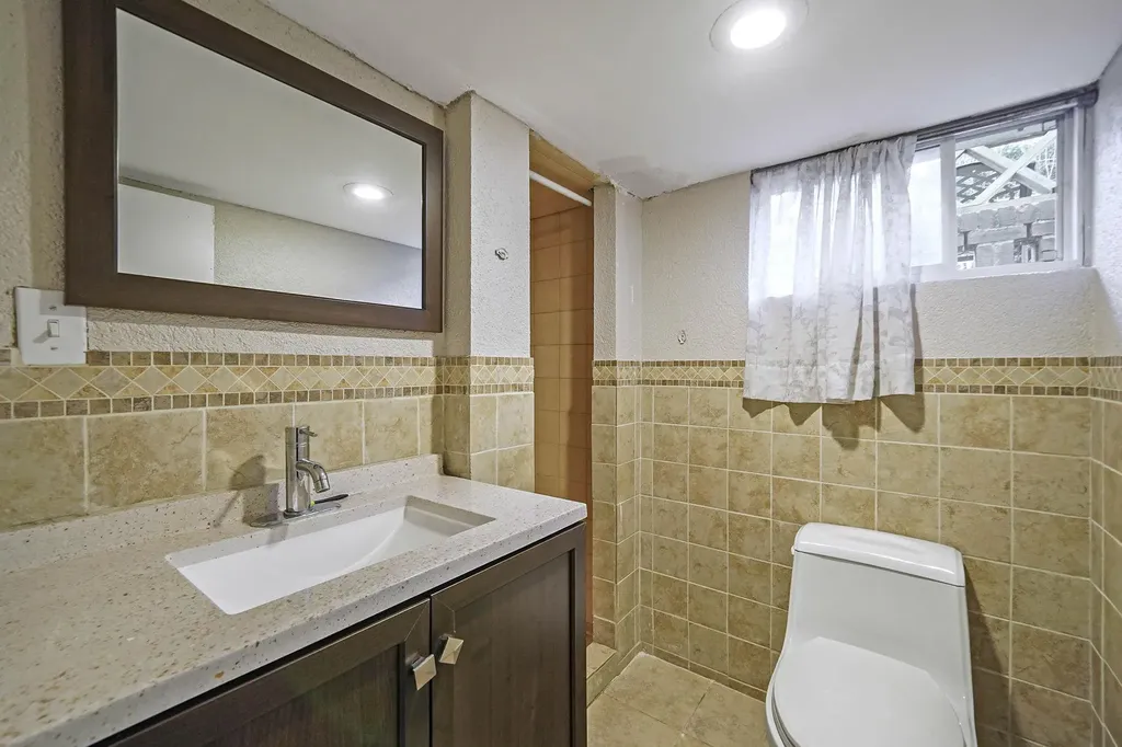 246 S Pershing Avenue Bethpage NY 11714