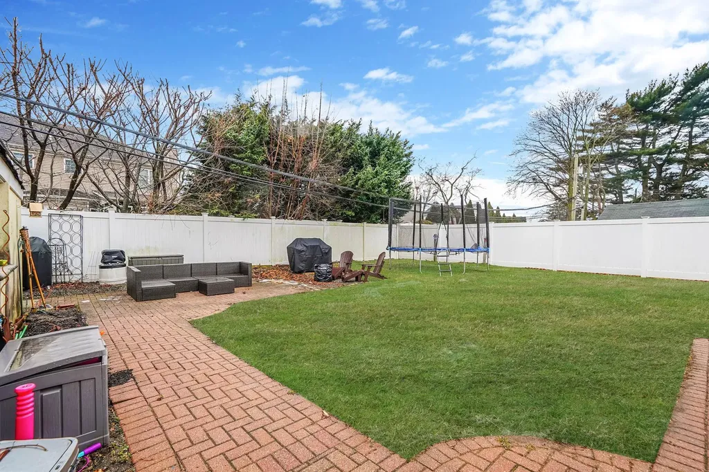 246 S Pershing Avenue Bethpage NY 11714