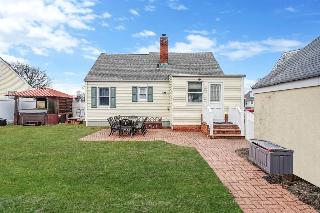 246 S Pershing Avenue Bethpage NY 11714